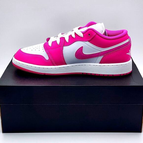 NIKE Air Jordan 1 Low USA (GS) Kids' 6.5Y Retro - Picture 9 of 13